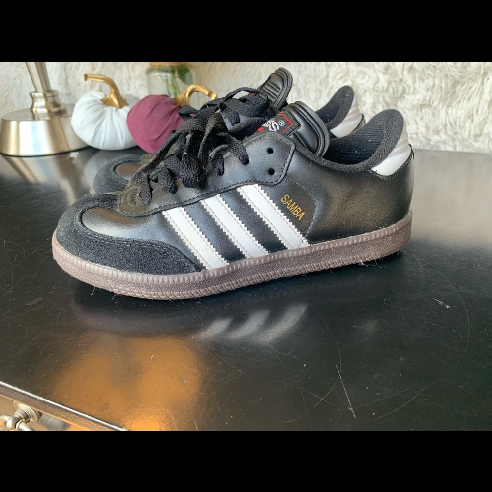Boys Adidas Samba Size 3